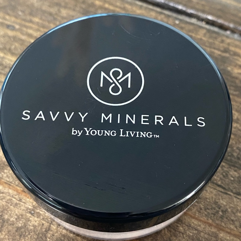 Young Living Savvy Minerals - Veil Matte
